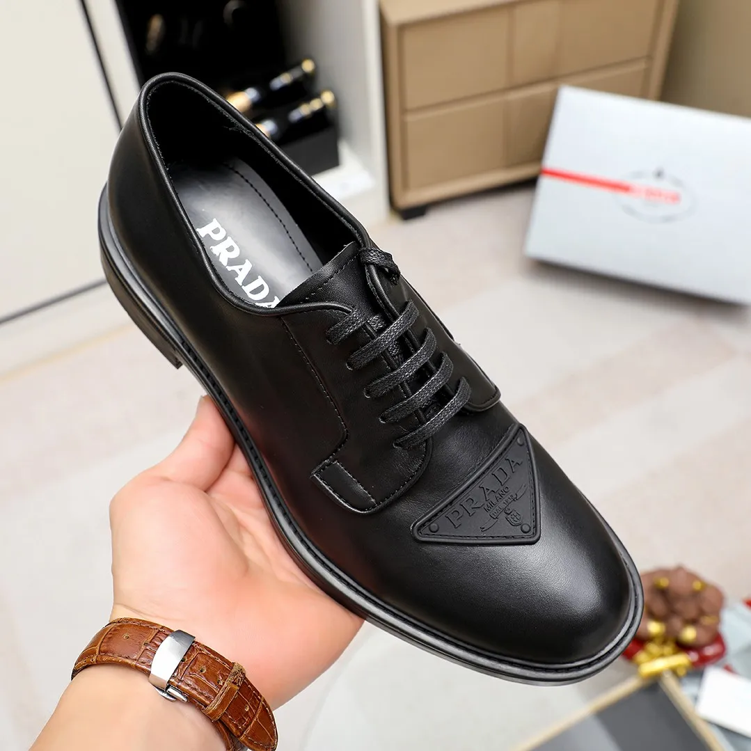 Men's shoes 💰620 💰💰🎩🎩【Prada】Counter 1:1⬆️original reproduction, absolute quality🆗original outsole, high-quality imported rubber, wear-resistant and non-slip, never degummed, upper material: imported first-layer cowhide➕anti-slip foam outsole, official website material, inner material: water-dyed leather lining, 3 colors available! Code number 38-44 (45. Can be customized)